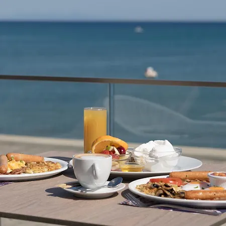 Cp Seafront Bed and Breakfast 4*