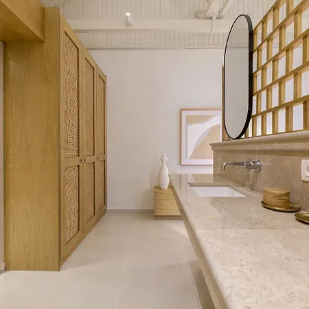 Cp Seafront Bed & Breakfast 4*