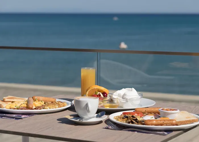 Cp Seafront Bed & Breakfast 4*